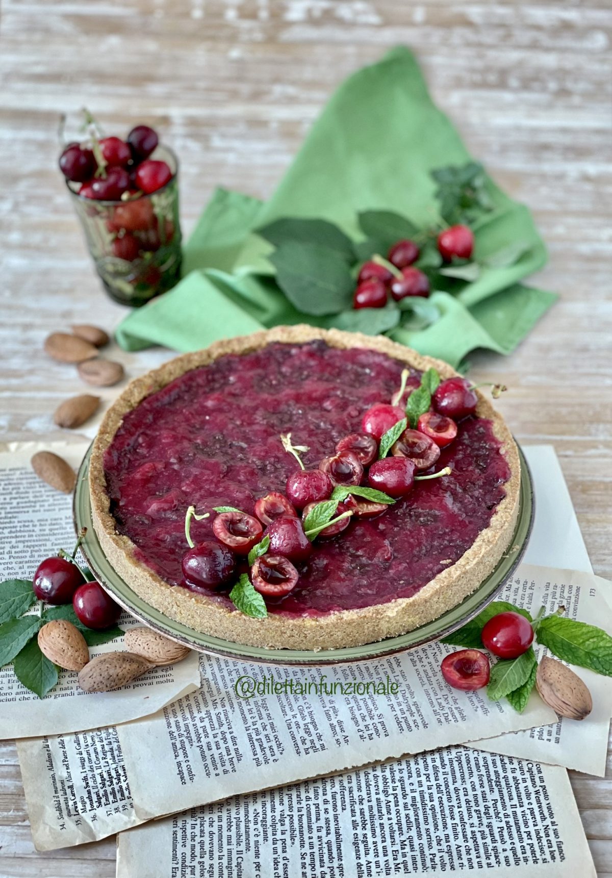 CROSTATA CON CREMA DI MANDORLE E COMPOSTA DI CILEGIE